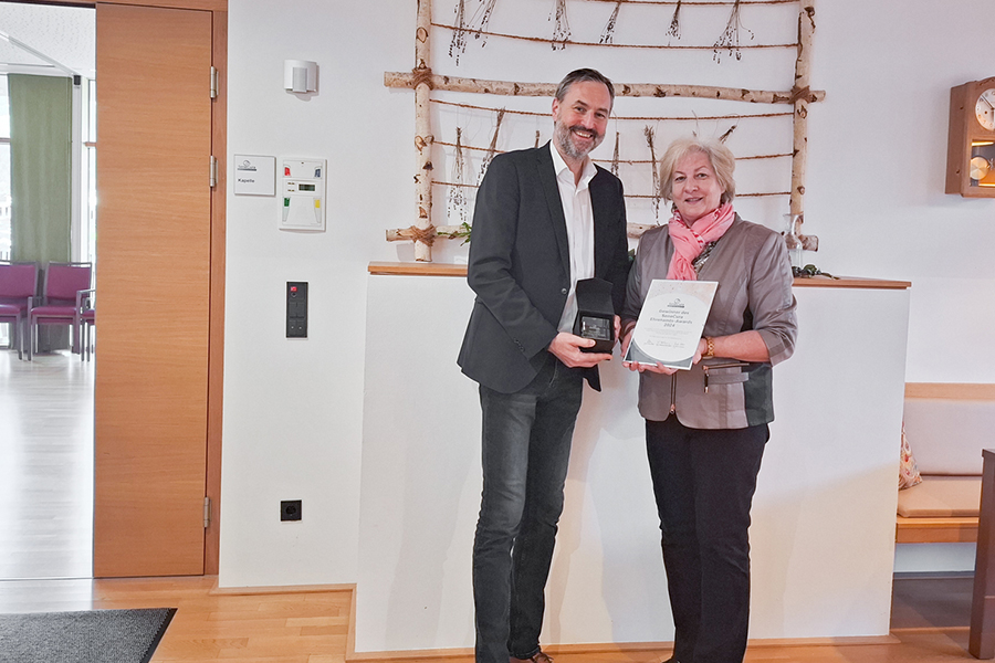 Gewinn des Ehrenamtsawards der Senecura Gruppe für Martha Strasser